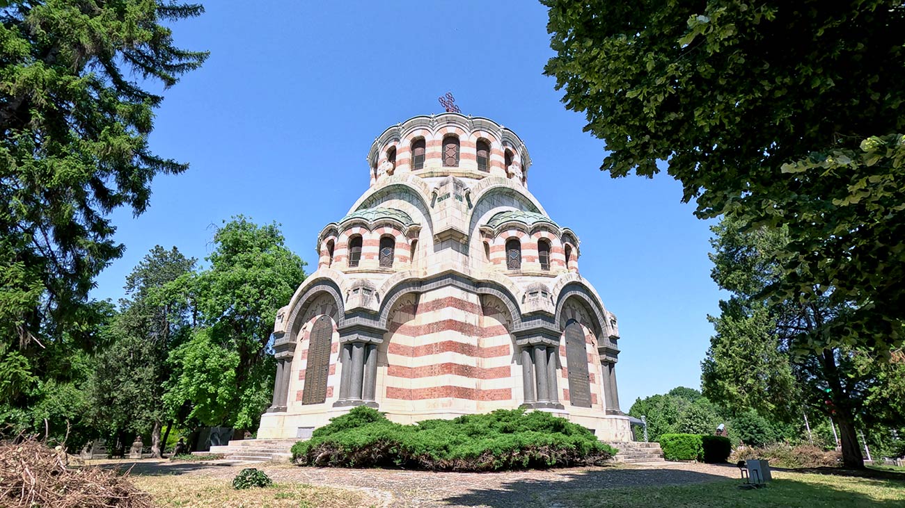Pleven—Chapel-mausoleum-St.-George-the-Victorious